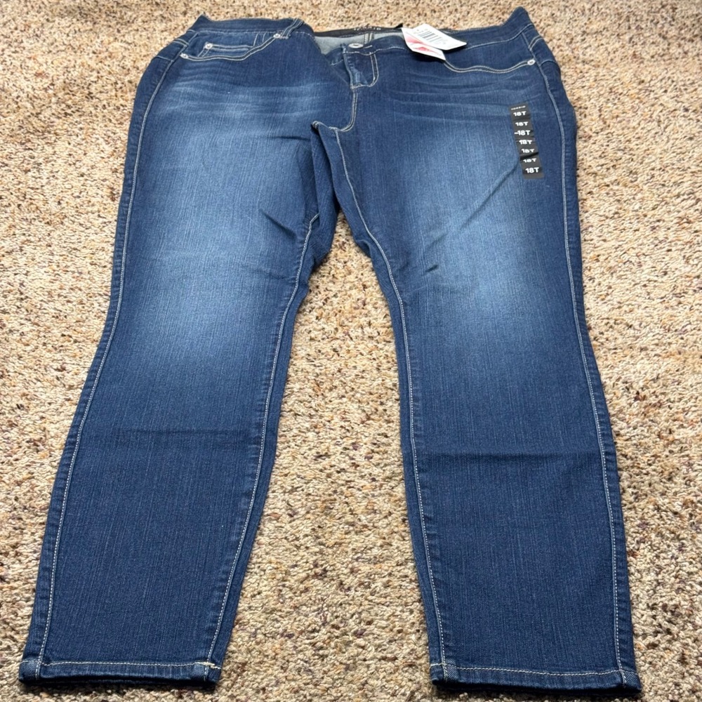 Torrid Premium Bombshell Skinny Jeans 18T Tall Medium Dark Wash Lycra 11925053